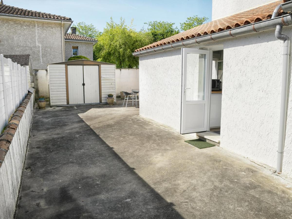Апартаменти T2 - 28M2 Avec Cour Et Stationnement, Wifi Et Linge Fournis Ангулем Екстер'єр фото